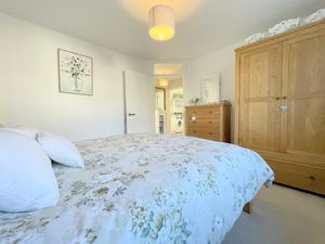 Caroline Close- click for photo gallery